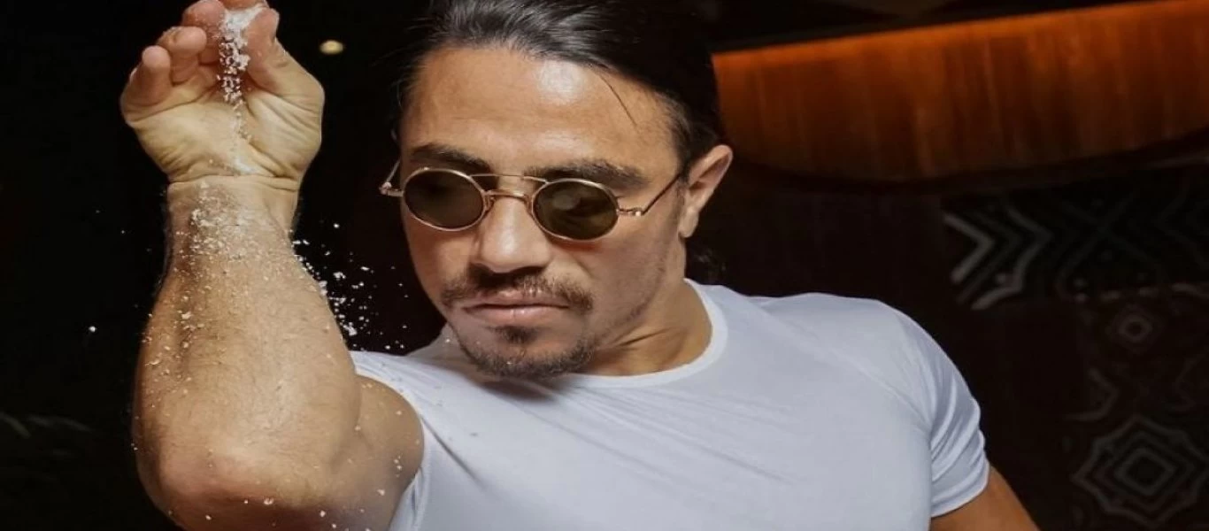 «Salt Bae»: Ετοιμάζεται να ανοίξει και δεύτερο εστιατόριο στο νησί της Μυκόνου